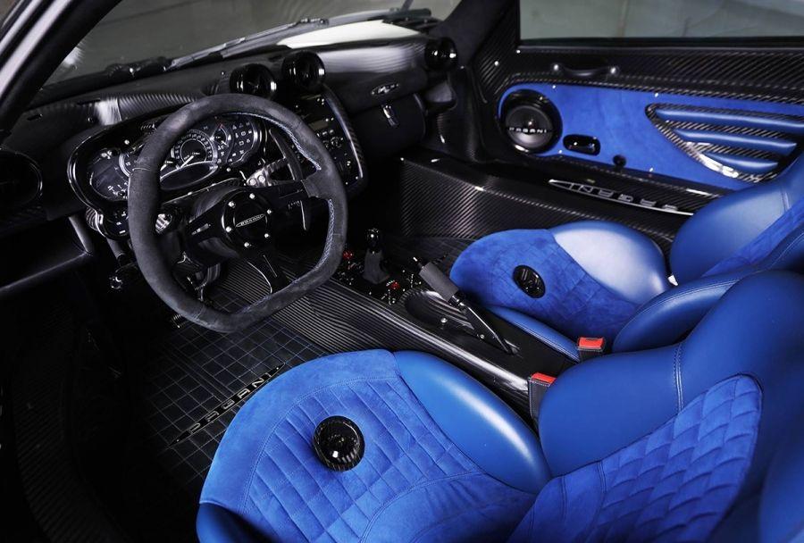 Интерьер Pagani Zonda 760 Riviera 2017 года  (фото 11 из 15)